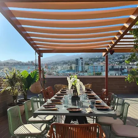 Three House فندق فونشال