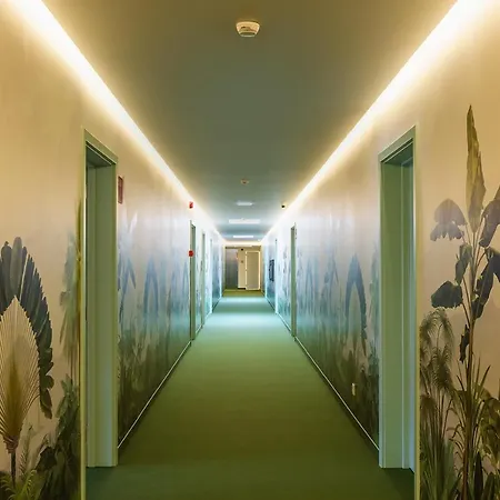 Three House Hotel 4*