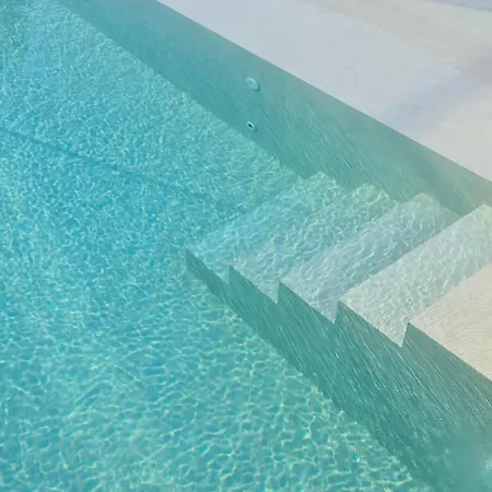 Hotel Three House 4*