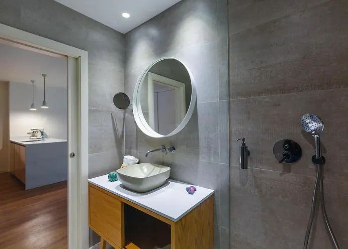 Hotel Three House 4*