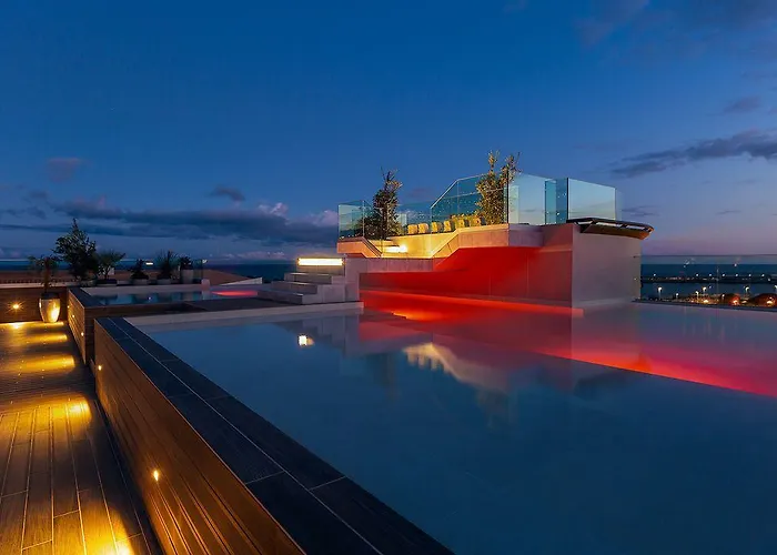 Three House 4* Funchal (Madeira)