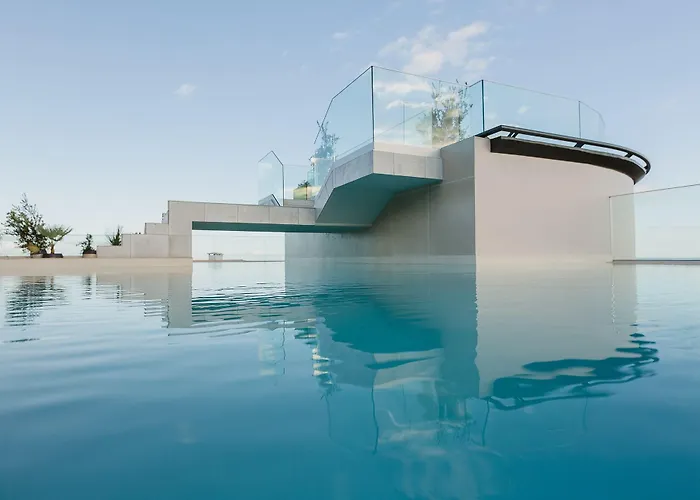 Three House 4* Funchal (Madeira)