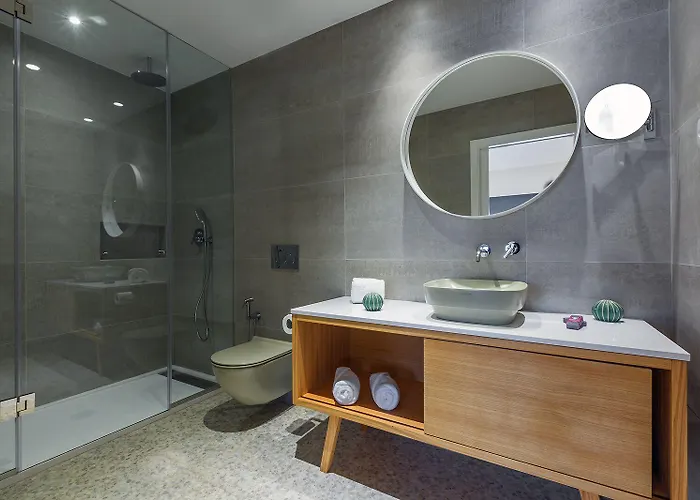 Three House Hotel 4*