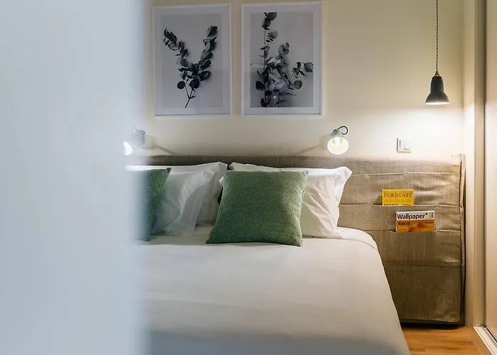 Hotel Three House 4*