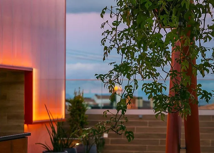 Hotel Three House 4*